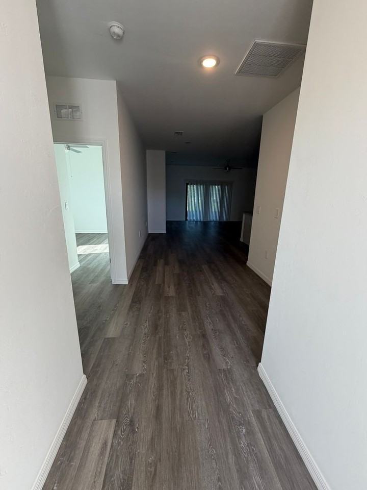 720 Se 8th Ter - Photo 3 of 34