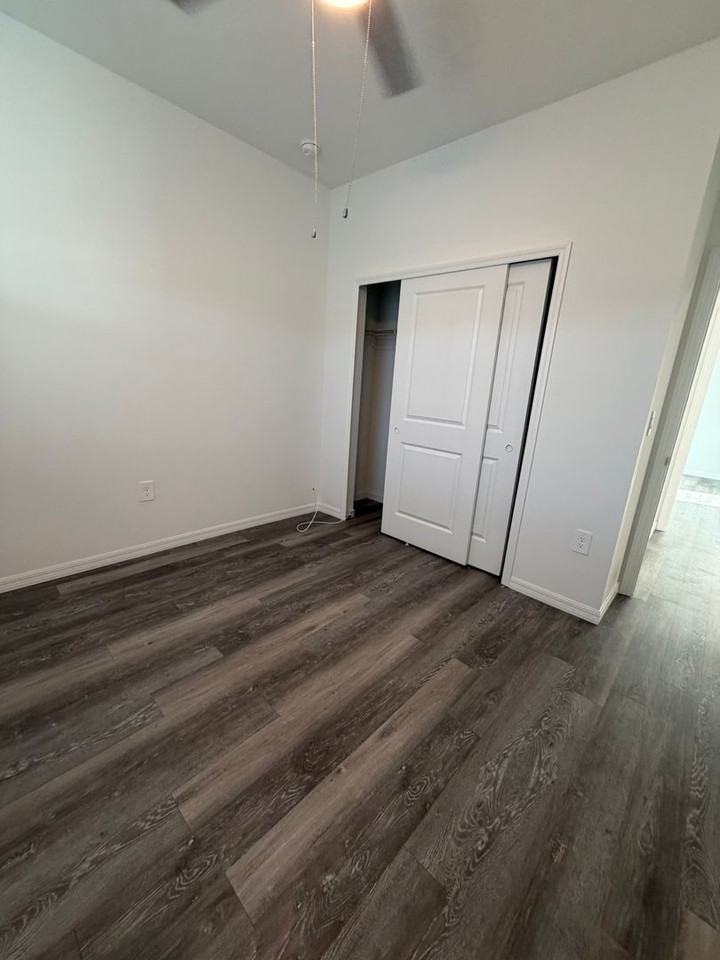 720 Se 8th Ter - Photo 5 of 34