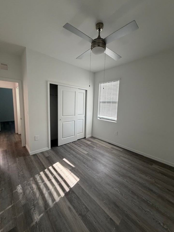 720 Se 8th Ter - Photo 7 of 34