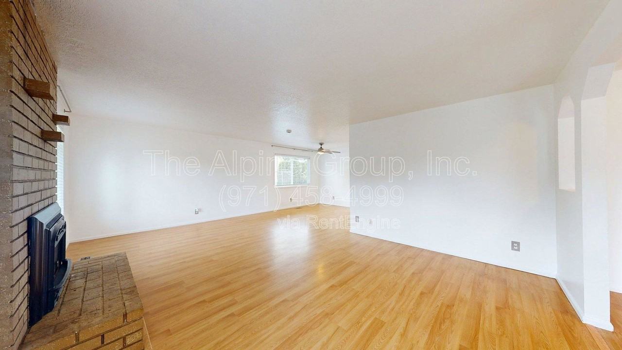 2314 Se 53rd Ave - Photo 5 of 43