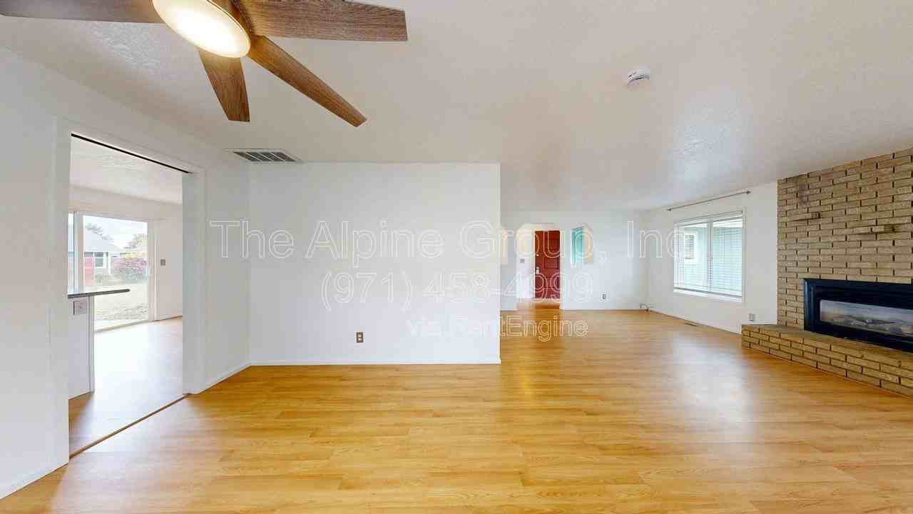 2314 Se 53rd Ave - Photo 7 of 43