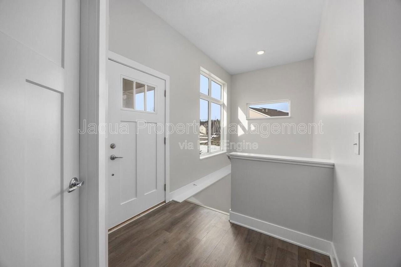 1368 S Village Cir - Photo 2 of 23