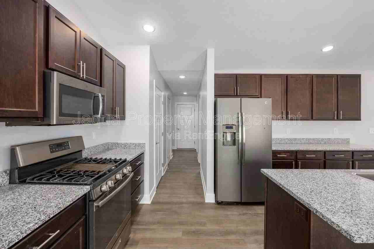1368 S Village Cir - Photo 7 of 23