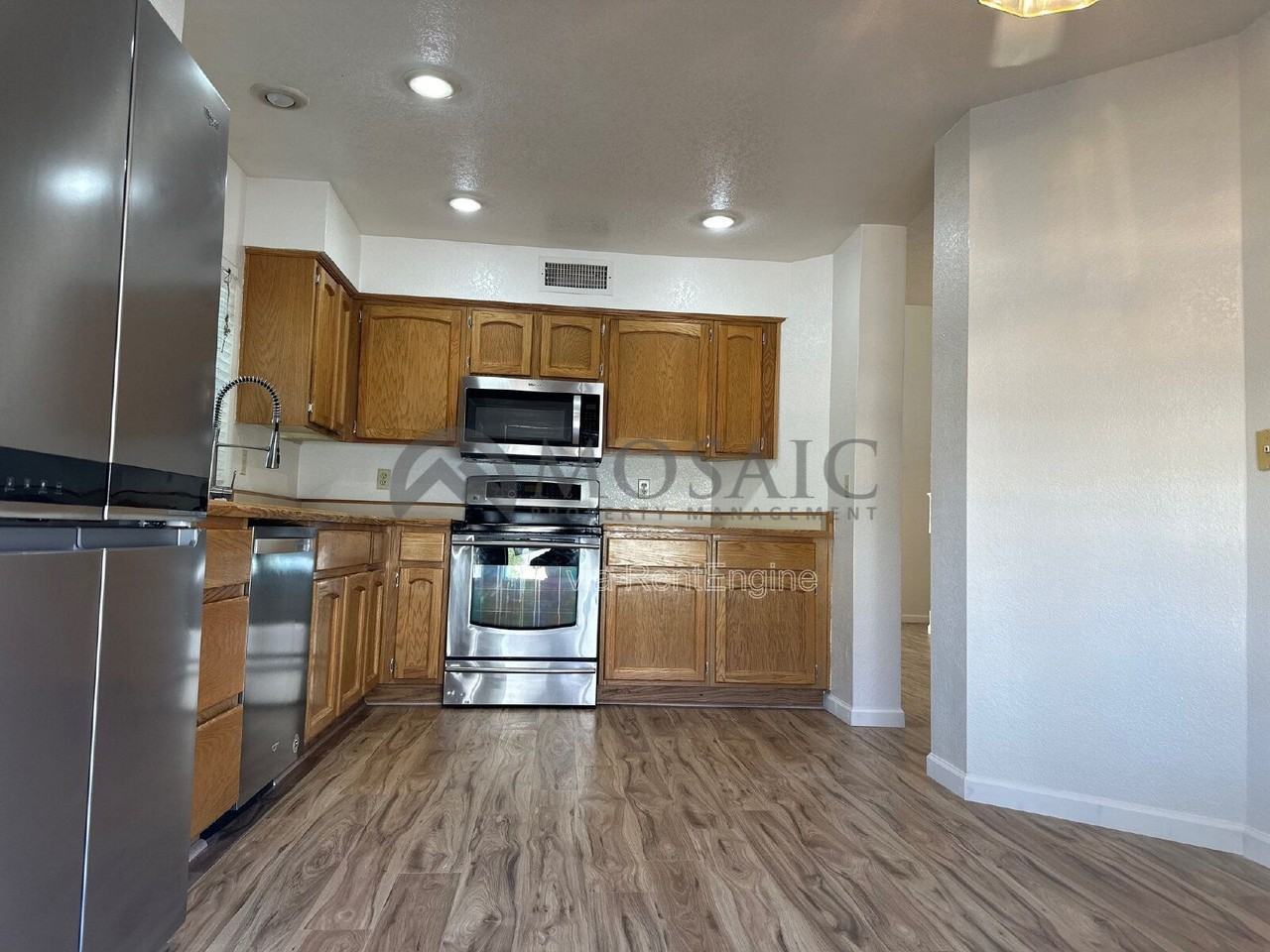3933 W Rene Dr - Photo 3 of 40