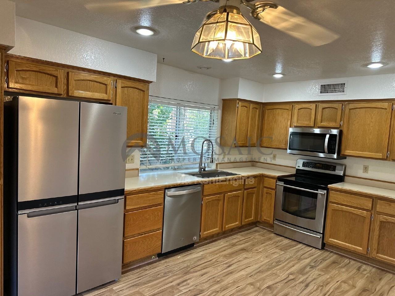 3933 W Rene Dr - Photo 4 of 40