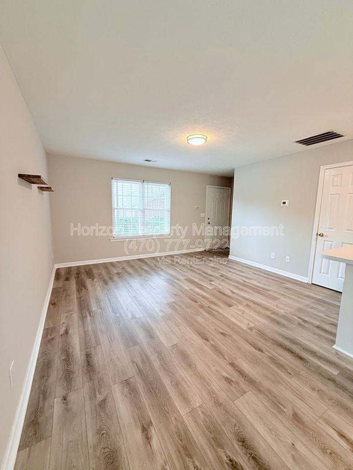 2816 Florence Dr - Photo 2 of 15