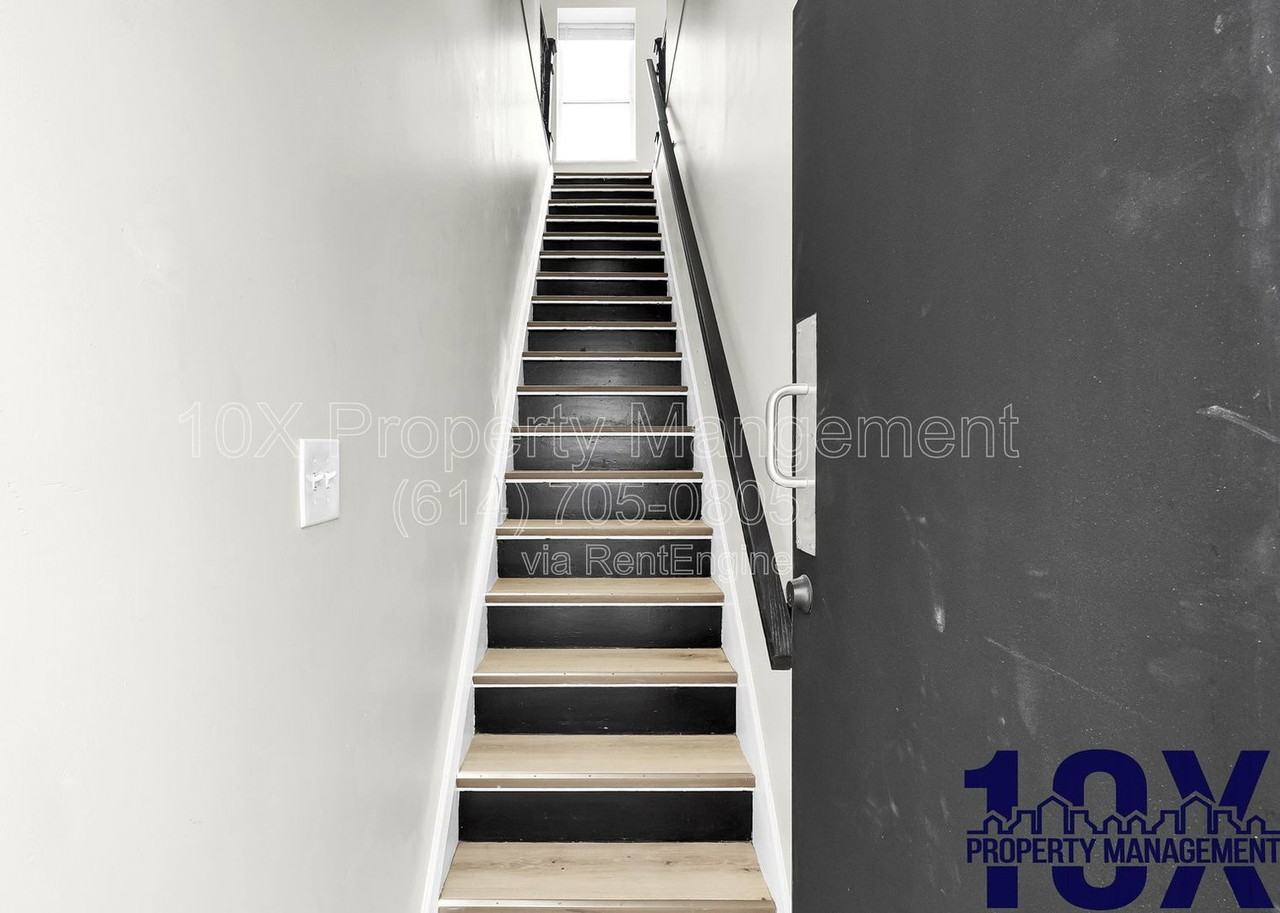 1213 E Whittier St - Photo 4 of 26