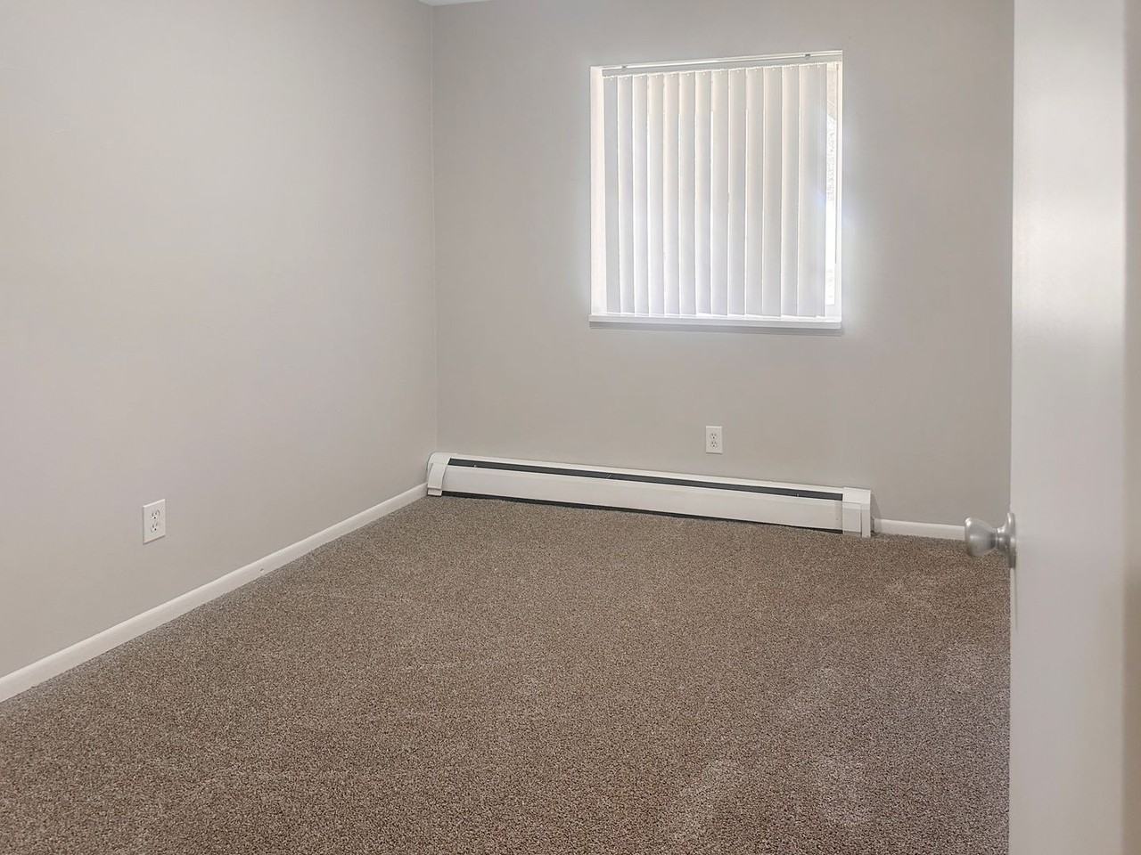 1605 Bacon Ave #12 - Photo 7 of 8