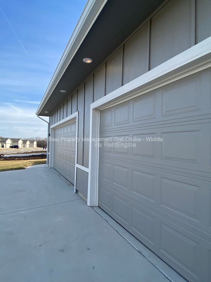 10607 E Kinkaid Ave - Photo 6 of 40