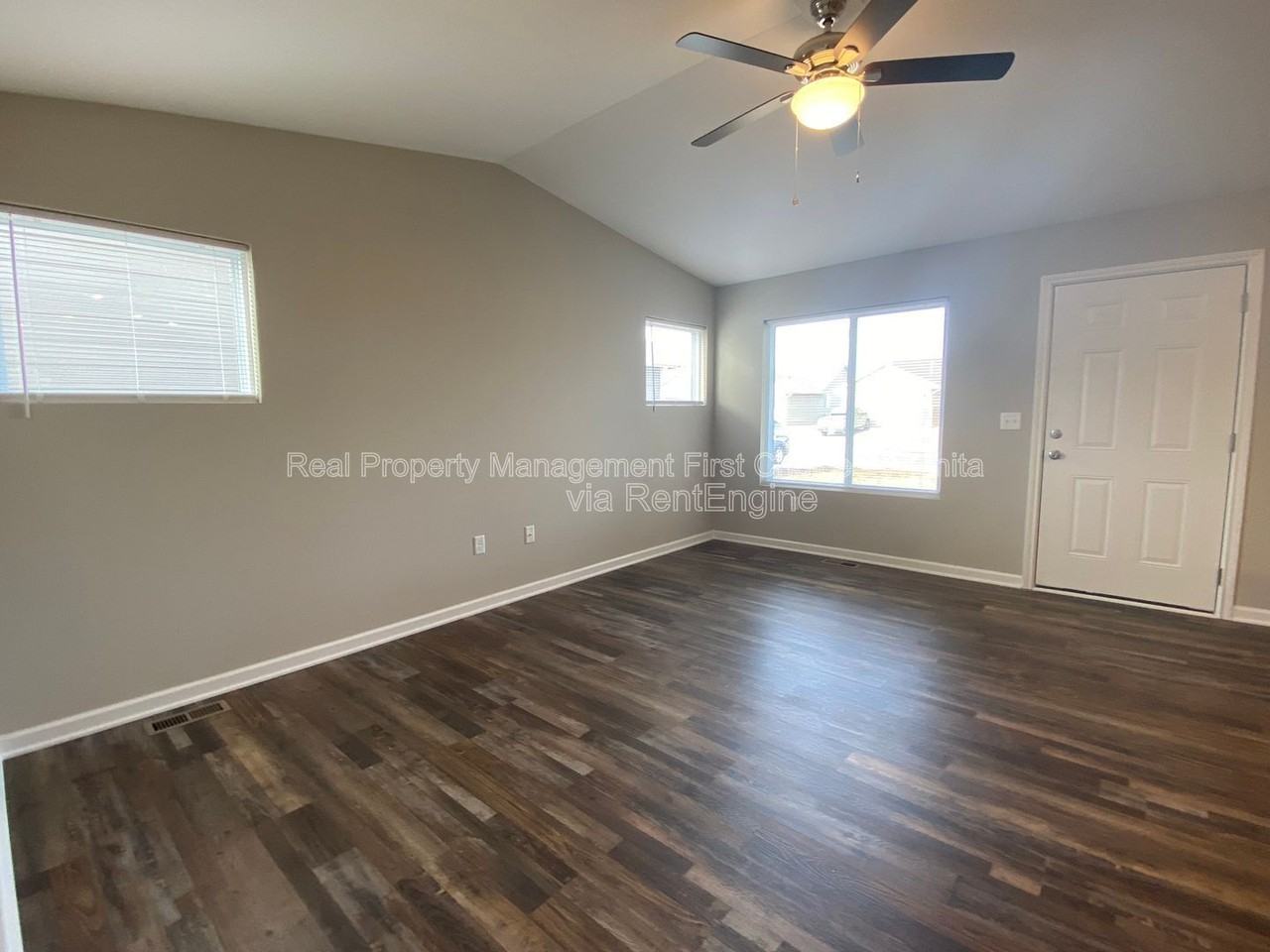 10607 E Kinkaid Ave - Photo 7 of 40