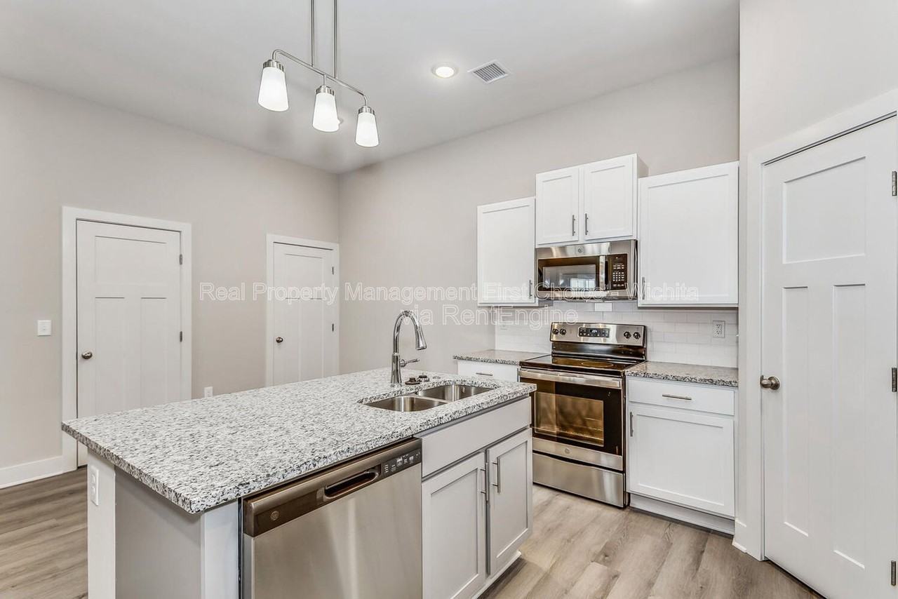 3413 W 45th St S - Photo 4 of 22