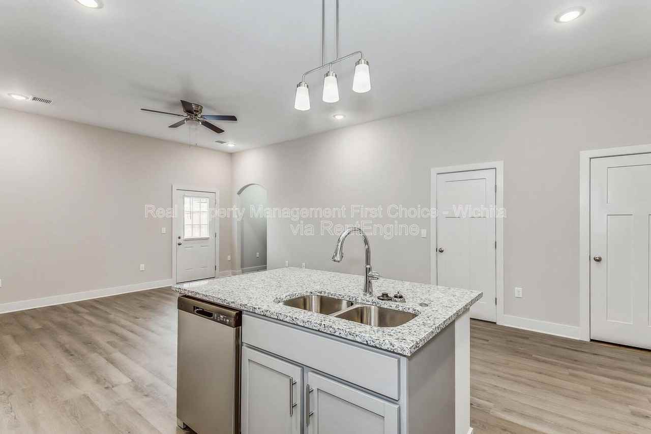 3413 W 45th St S - Photo 5 of 22
