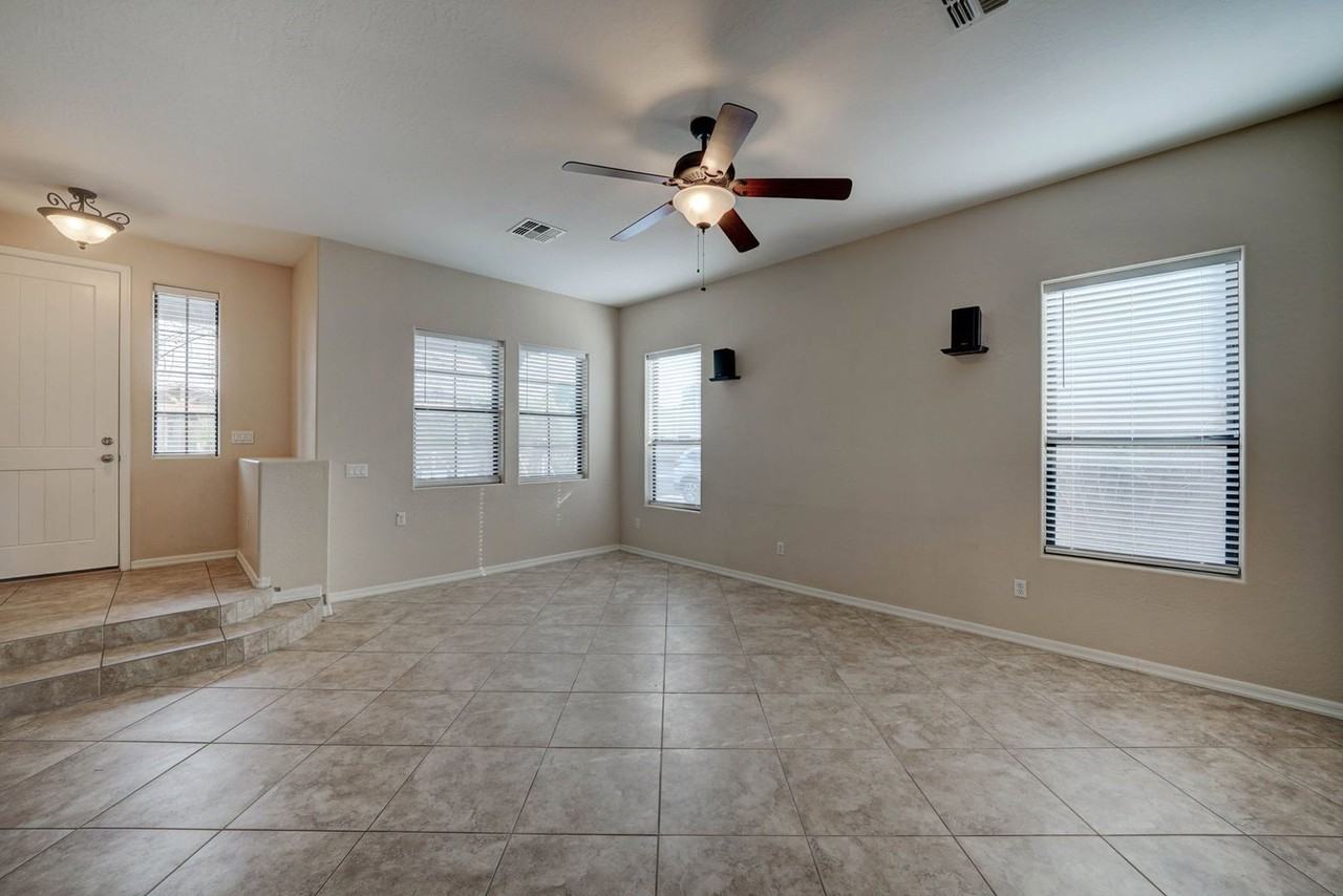 1483 W Homestead Ct - Photo 5 of 35
