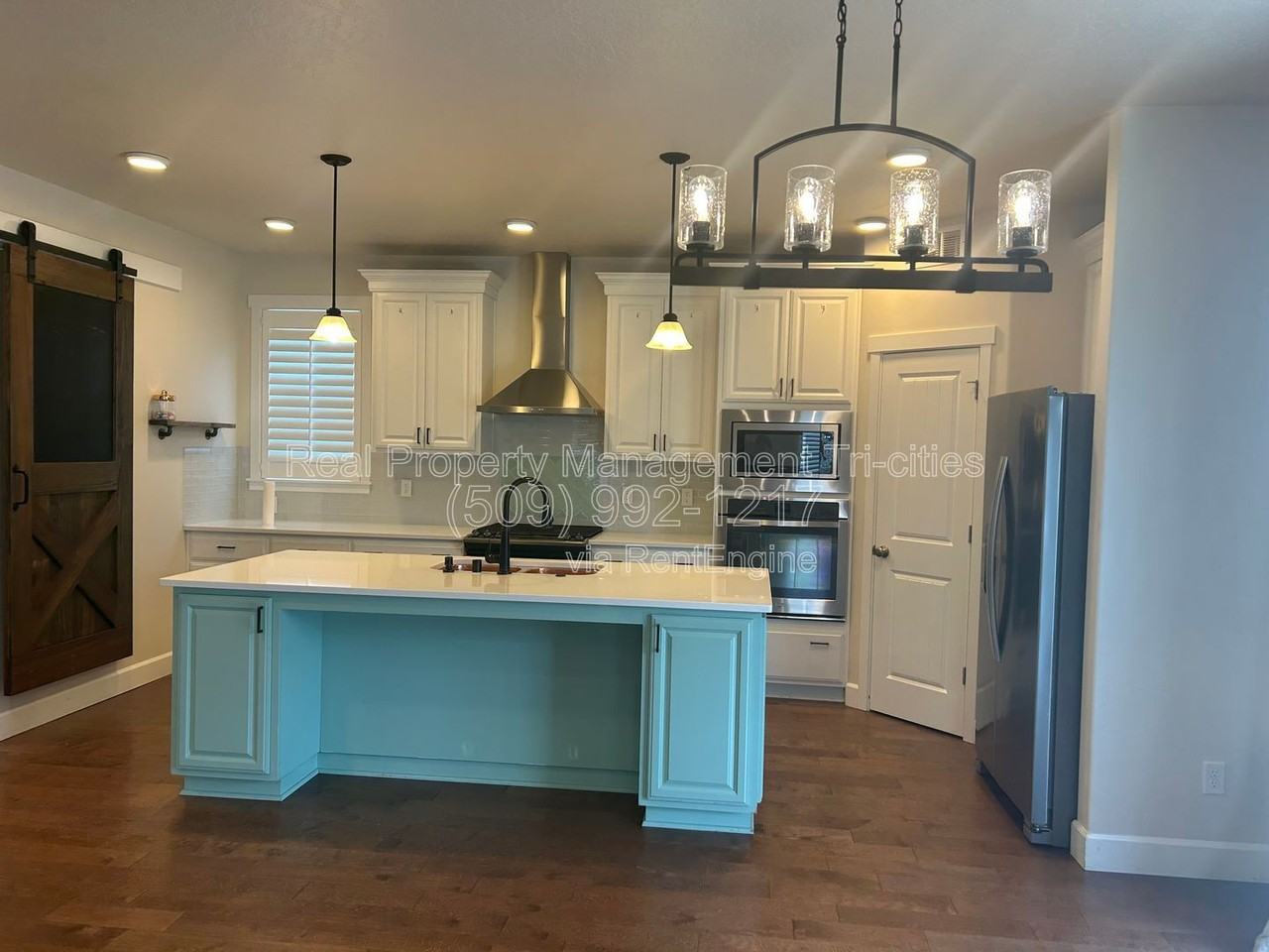 671 Hunter St - Photo 4 of 11