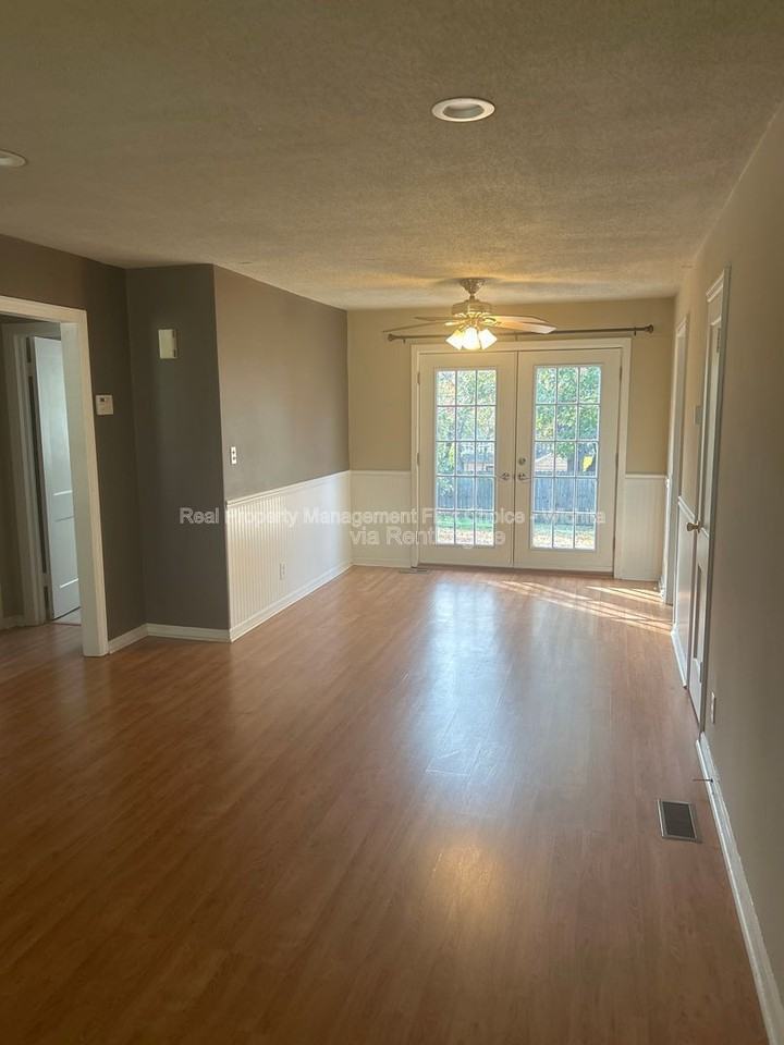 705 S Vassar St - Photo 4 of 20