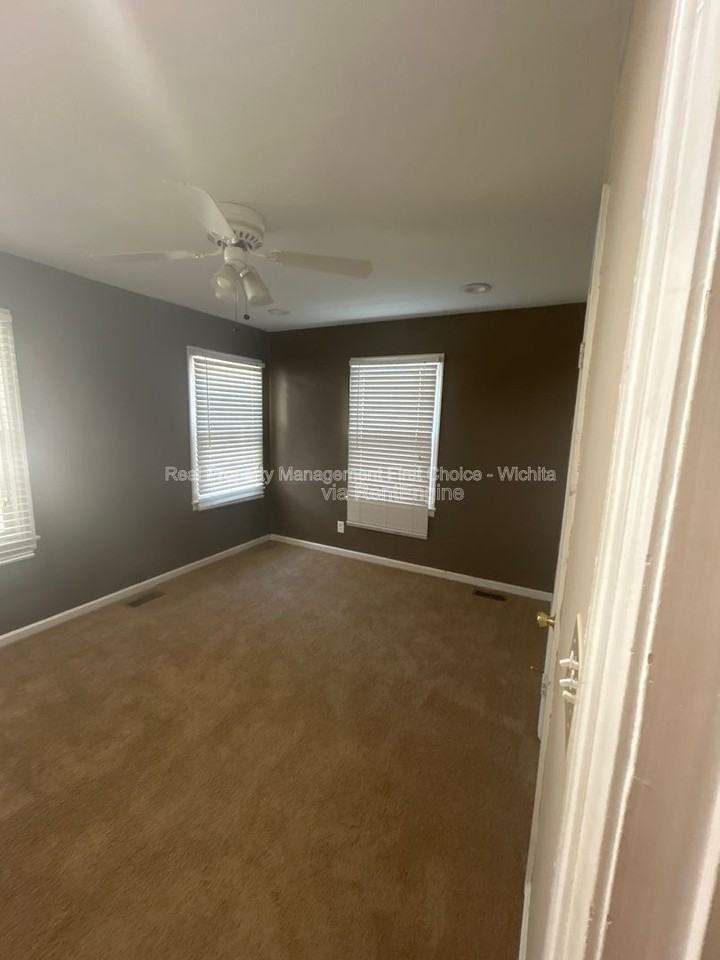 705 S Vassar St - Photo 7 of 20