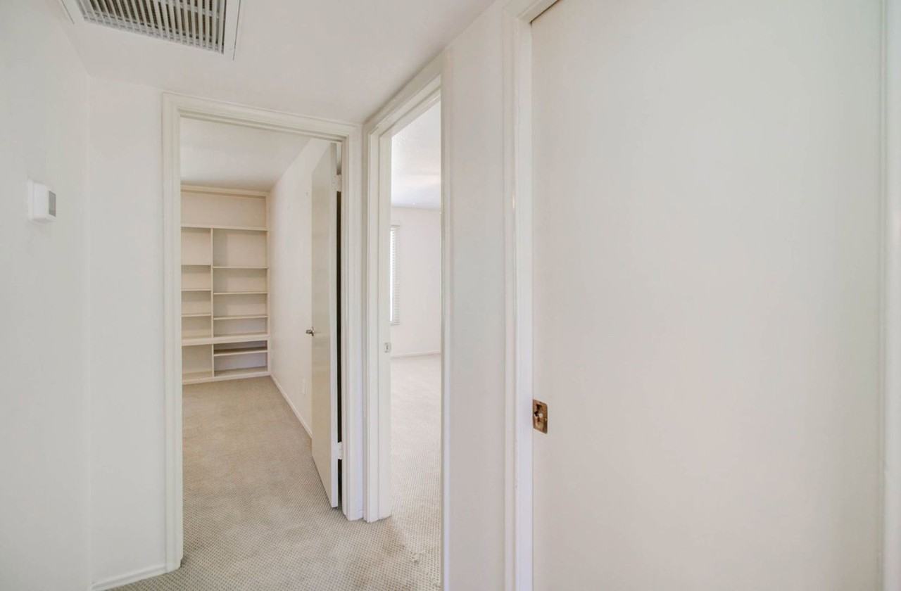 4850 N 73rd St - Photo 5 of 34