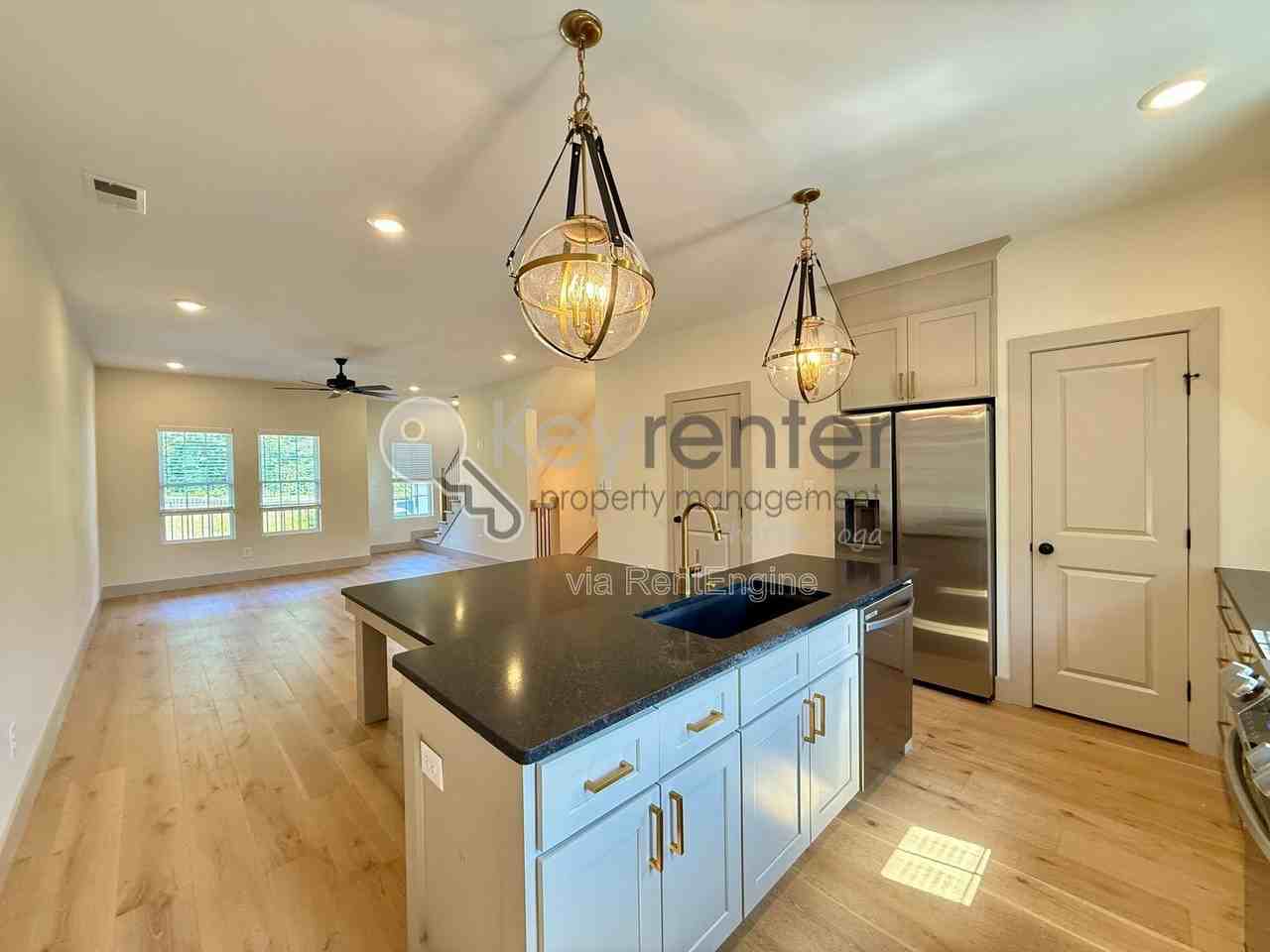 1072 Amelia Ct - Photo 6 of 27