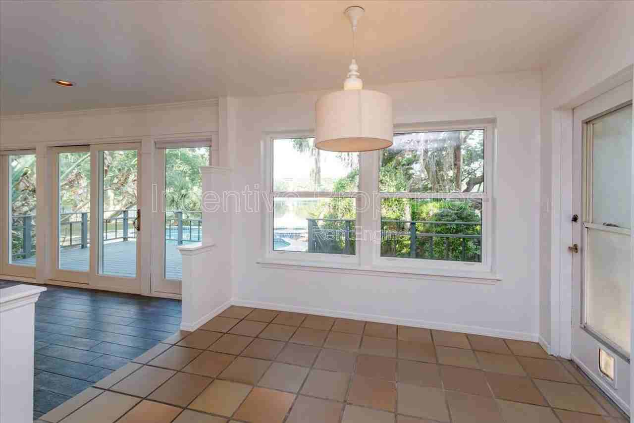 2916 Westchester Ave - Photo 3 of 16