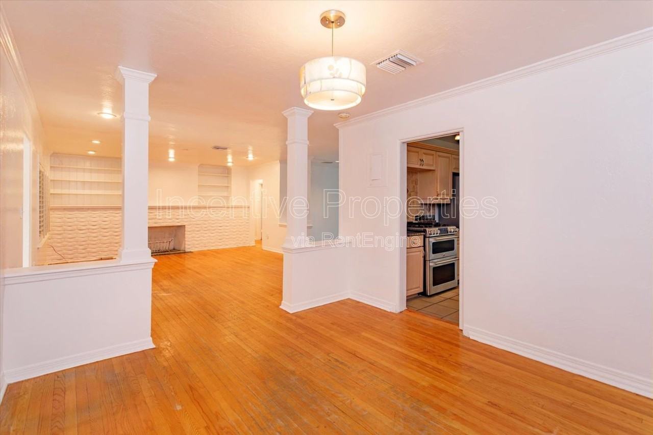 2916 Westchester Ave - Photo 5 of 16