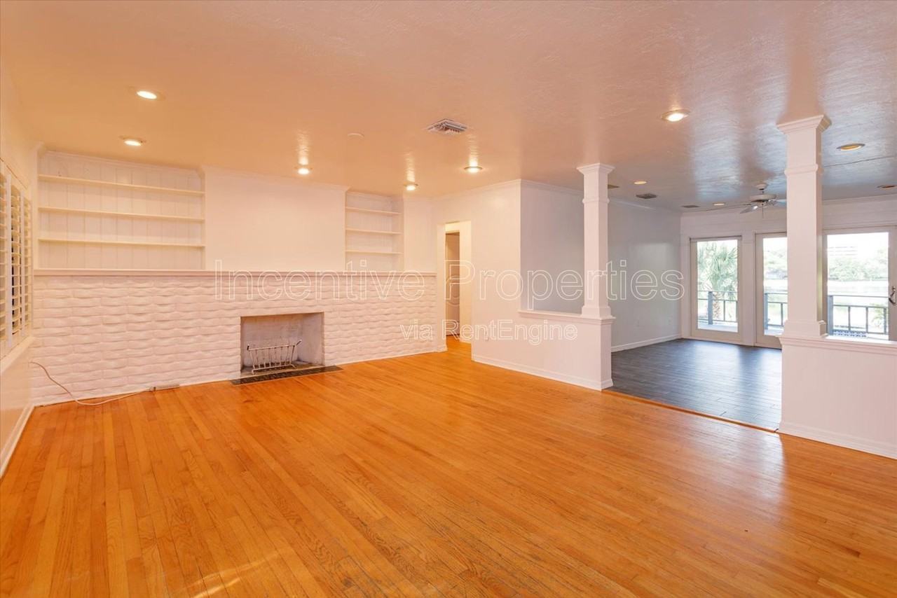 2916 Westchester Ave - Photo 7 of 16