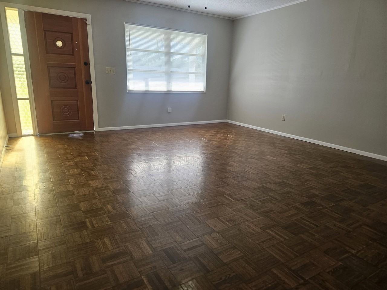 907 Hamilton St - Photo 2 of 16