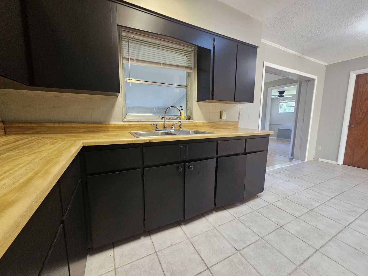 907 Hamilton St - Photo 6 of 16