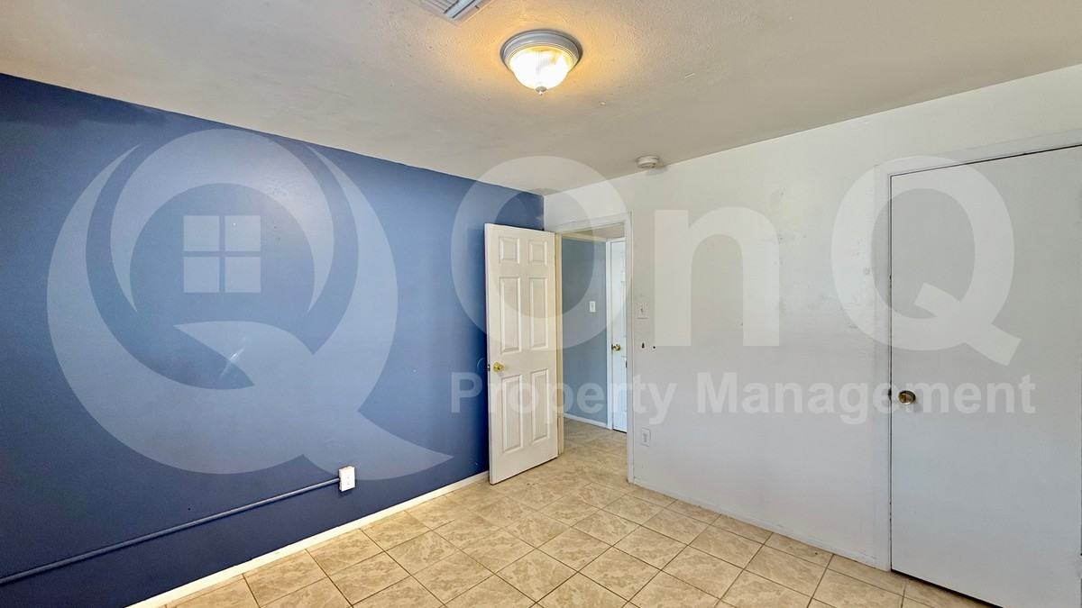 3122 E Hubbell St #B - Photo 3 of 21