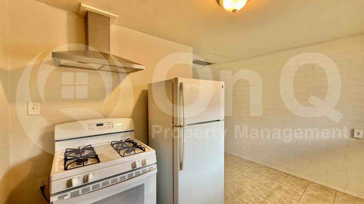 3122 E Hubbell St #B - Photo 6 of 21