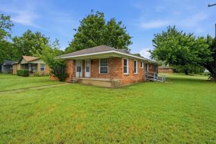 1701 W Elm St - Photo 1 of 1