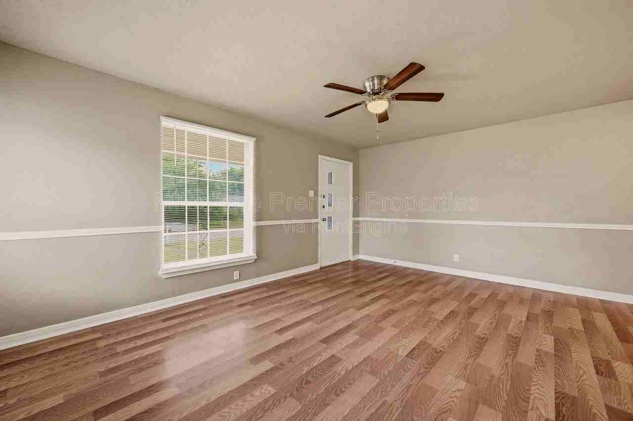 1701 W Elm St - Photo 5 of 20