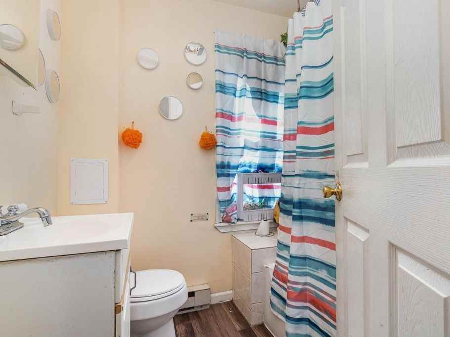 529 Manor St - Photo 7 of 13