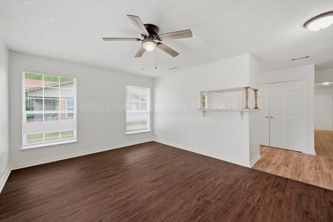 1703 W Elm St - Photo 4 of 18
