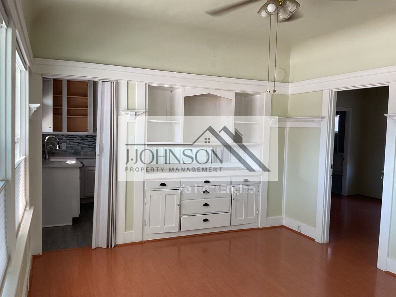 1143 Wall St - Photo 7 of 12