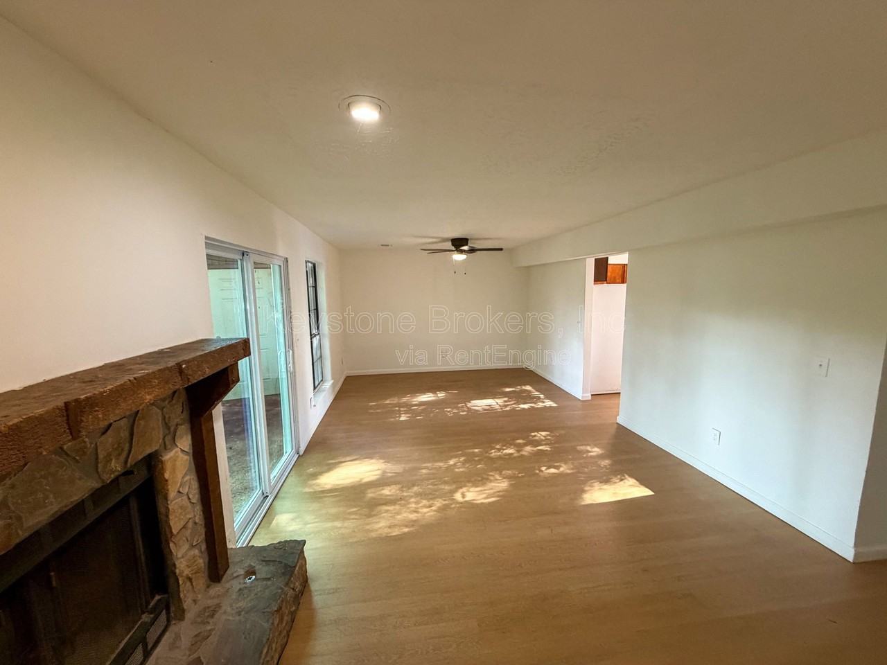 869 Heritage Oaks Dr #1 - Photo 2 of 4