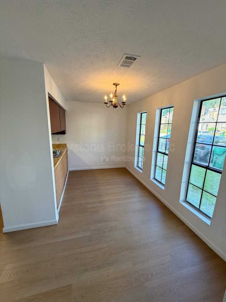 869 Heritage Oaks Dr #1 - Photo 3 of 4