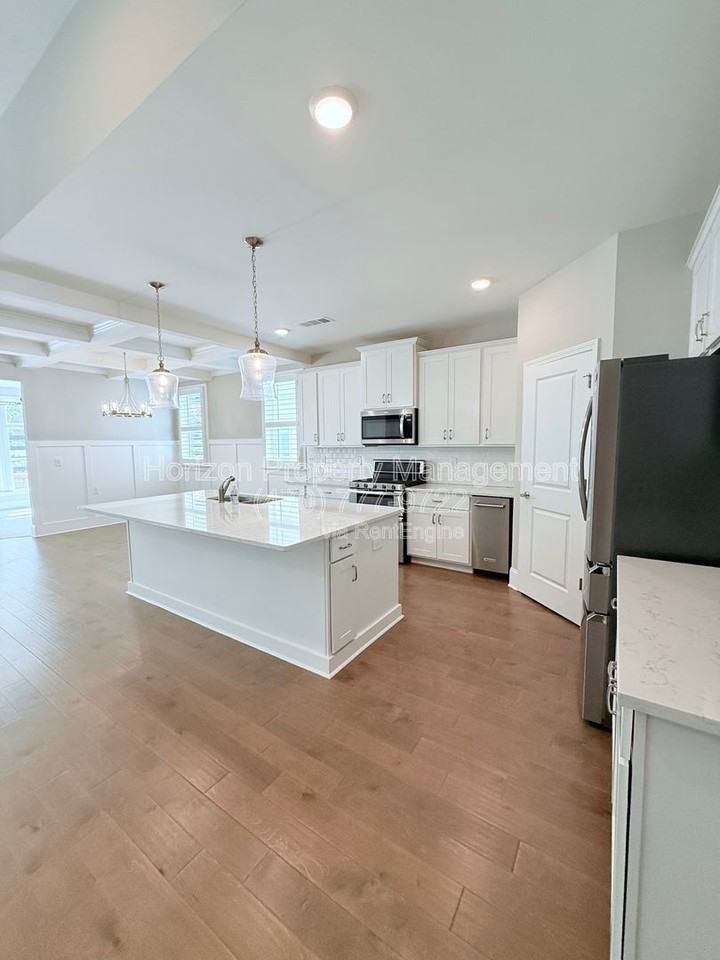 4140 Barleycove Ln - Photo 4 of 29
