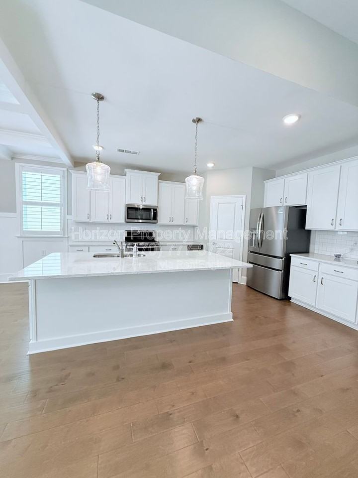 4140 Barleycove Ln - Photo 5 of 29