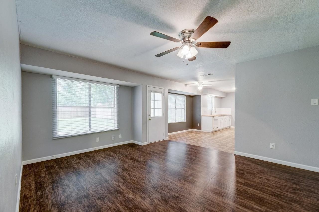 5010 Joshua Ct - Photo 3 of 26