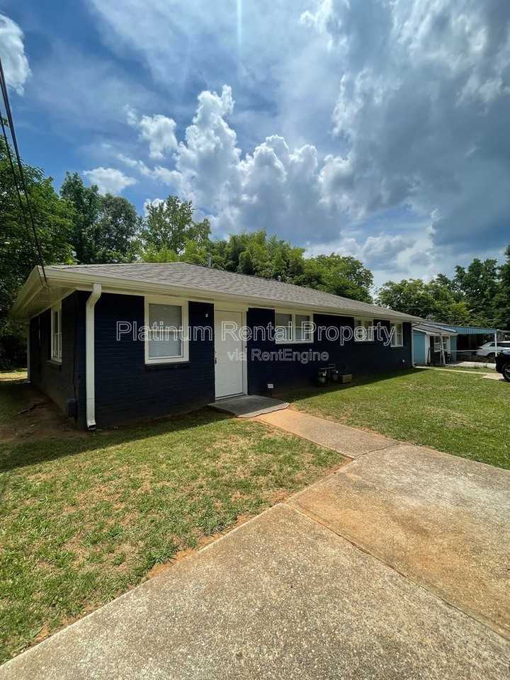 2321 Perkerson Mill Rd - Photo 3 of 27
