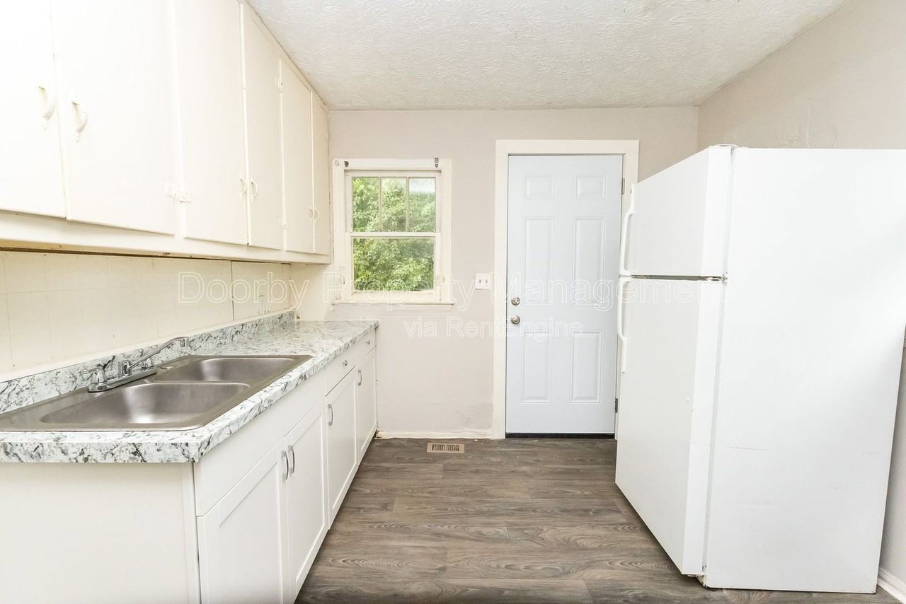 1023 Holland Johnson Rd #B - Photo 2 of 14
