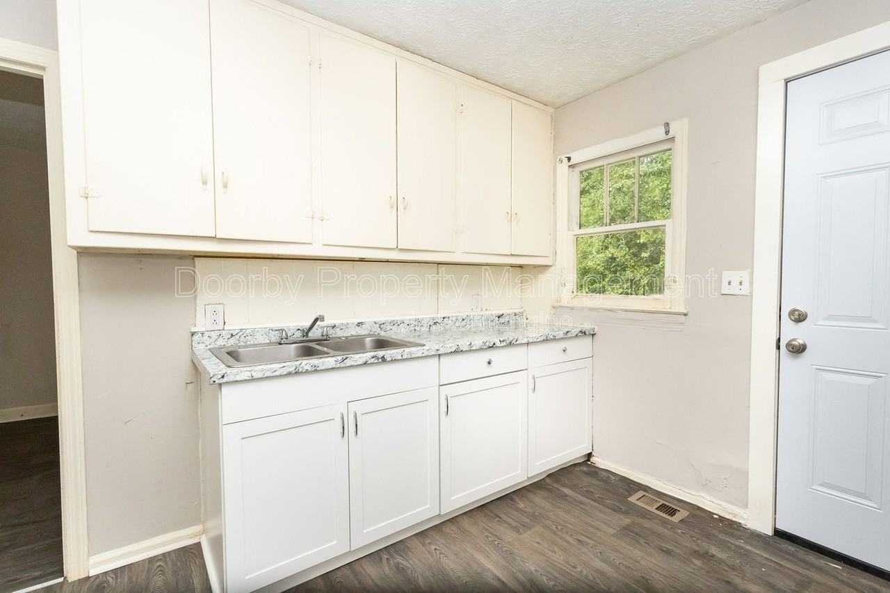 1023 Holland Johnson Rd #B - Photo 3 of 14