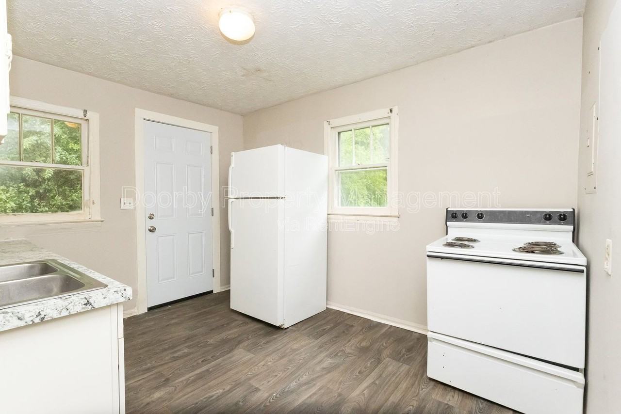 1023 Holland Johnson Rd #B - Photo 4 of 14