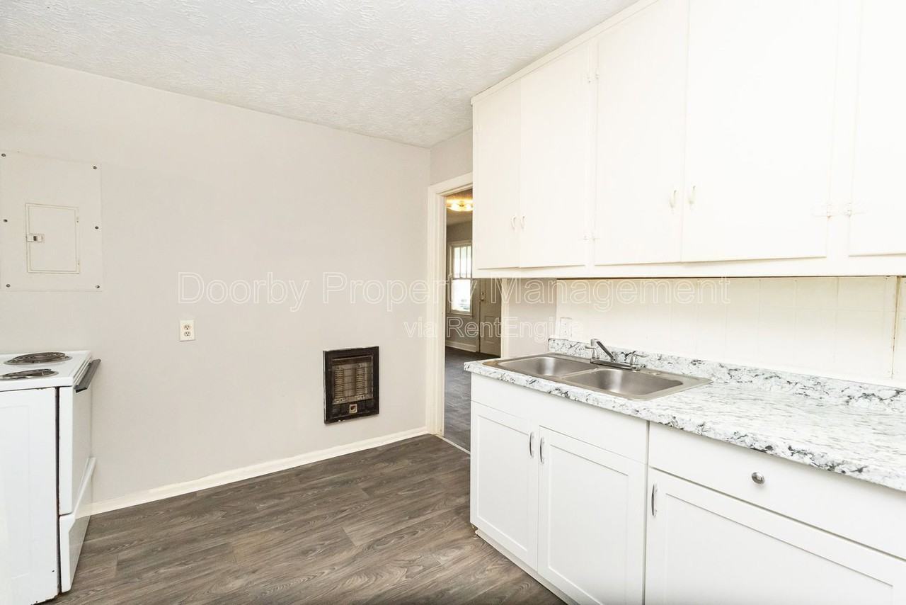 1023 Holland Johnson Rd #B - Photo 5 of 14