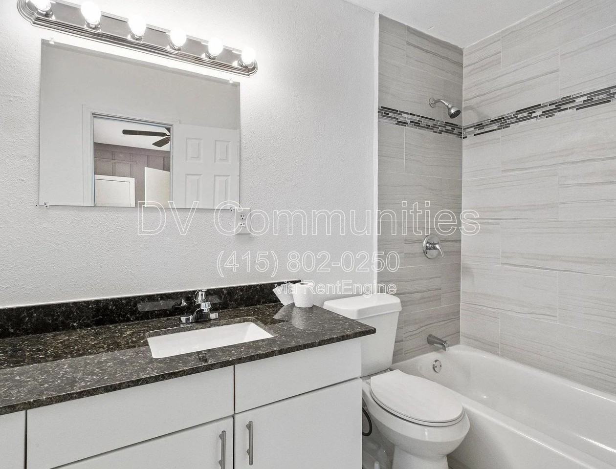 1521 W Blum St - Photo 4 of 17