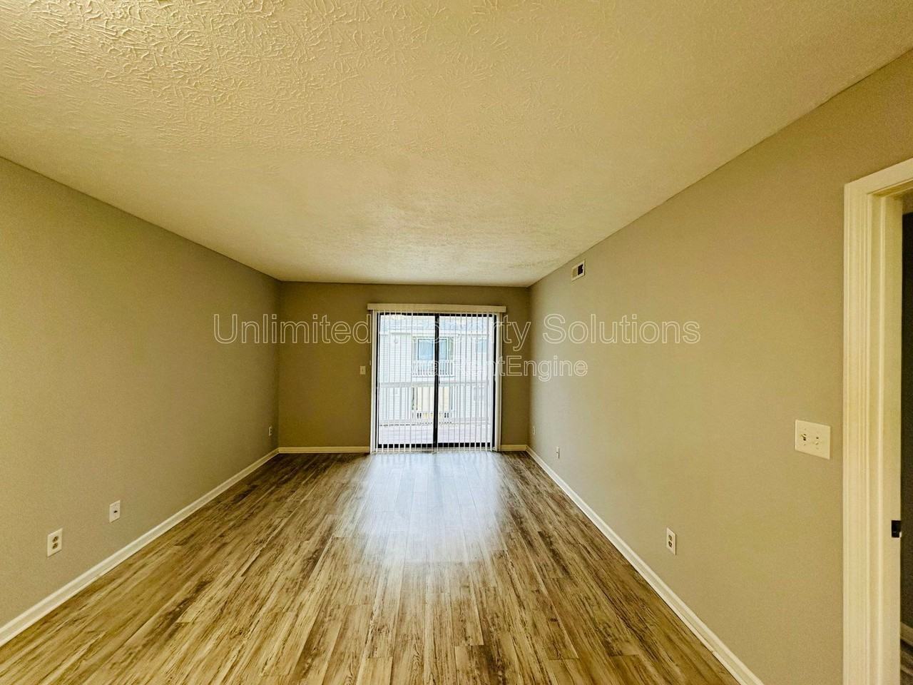 207 Sunn Aire Ct #C - Photo 5 of 9