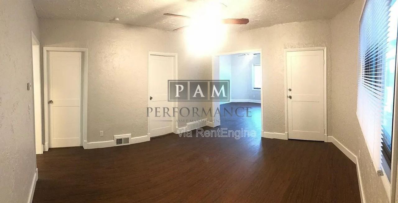 313 E Lincoln Ave - Photo 3 of 18