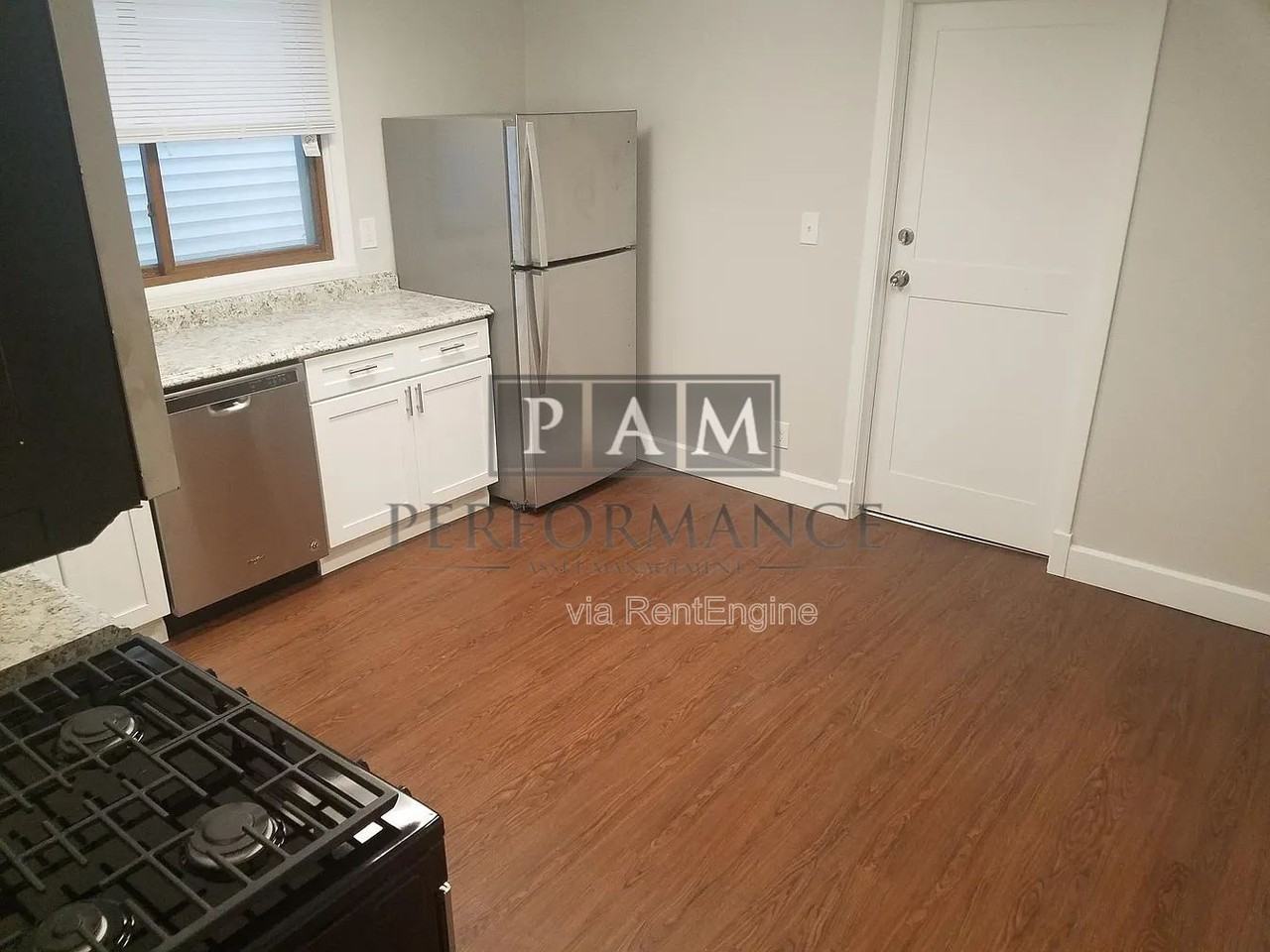 313 E Lincoln Ave - Photo 7 of 18