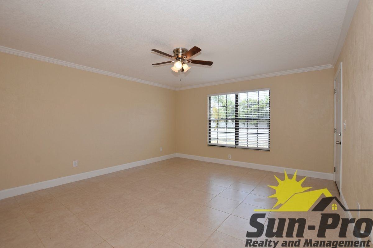524 Taylor Rd - Photo 2 of 8