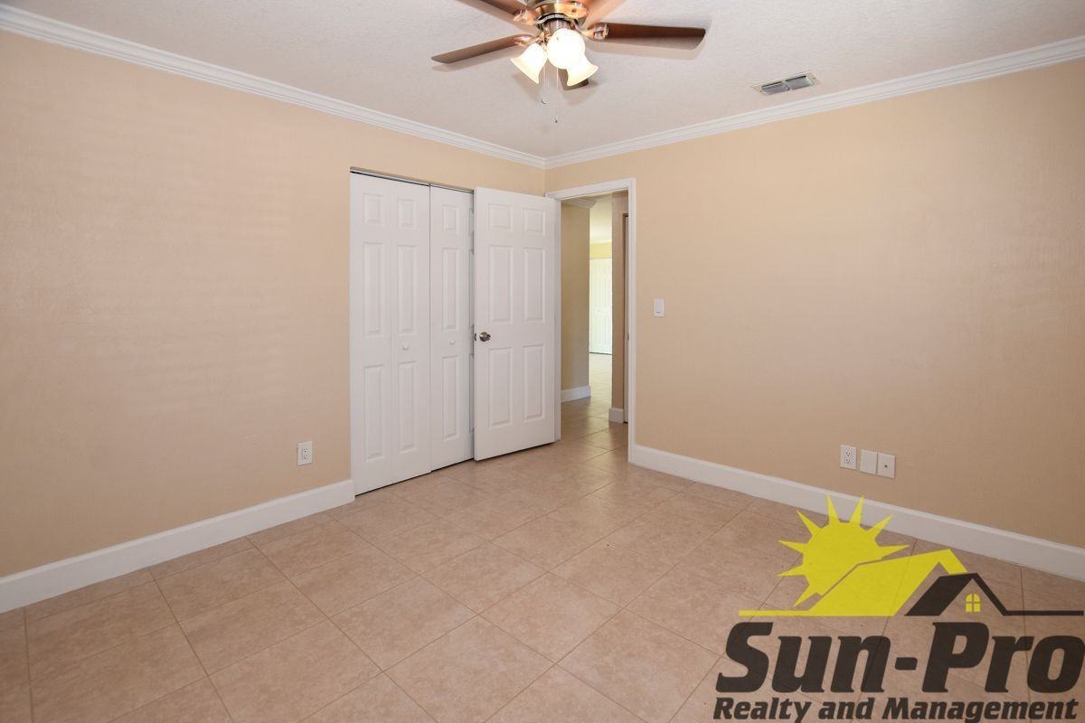 524 Taylor Rd - Photo 5 of 8